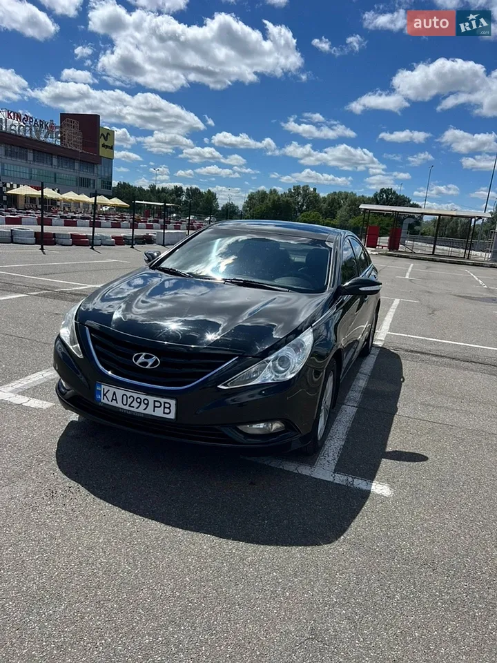 2010 Hyundai Sonata - мініатюра 8