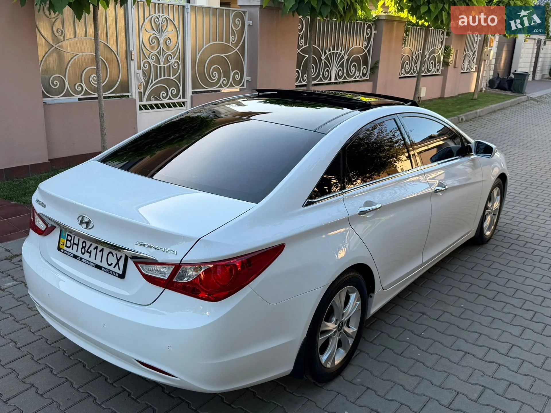 2010 Hyundai Sonata - мініатюра 17