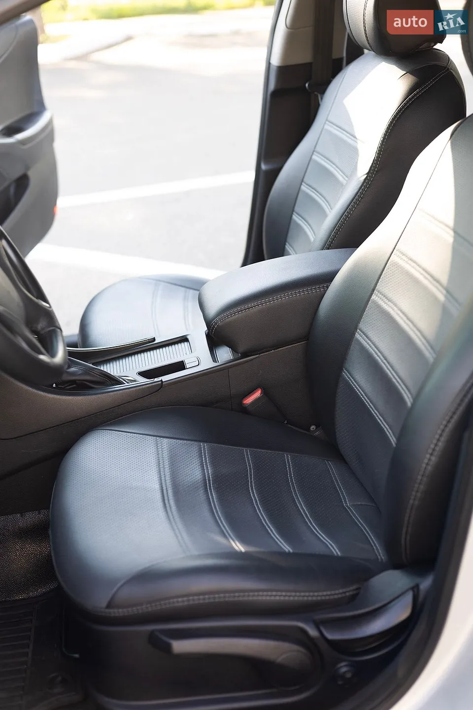 2013 Hyundai Sonata - мініатюра 26