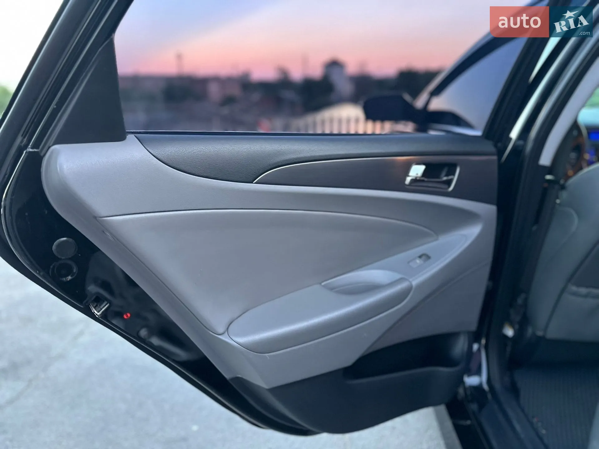 2011 Hyundai Sonata - мініатюра 12