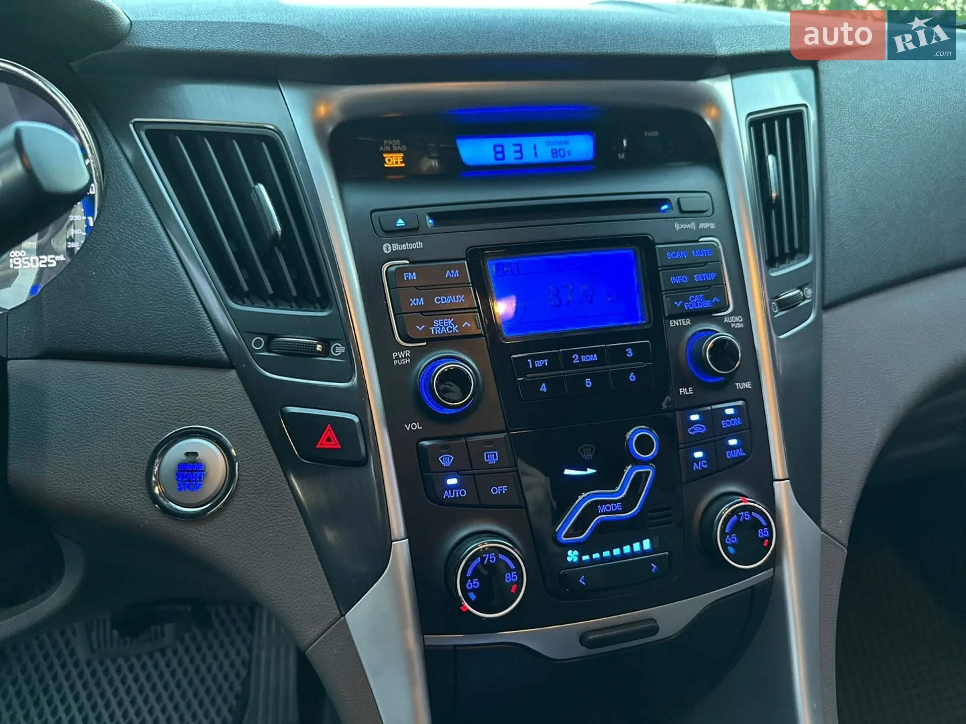 2011 Hyundai Sonata - мініатюра 21