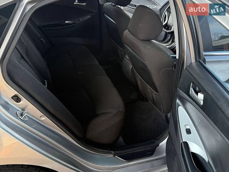 Hyundai Sonata 2011 VIN KMHEB41BBCA316298 фото оголошення 10 з 51