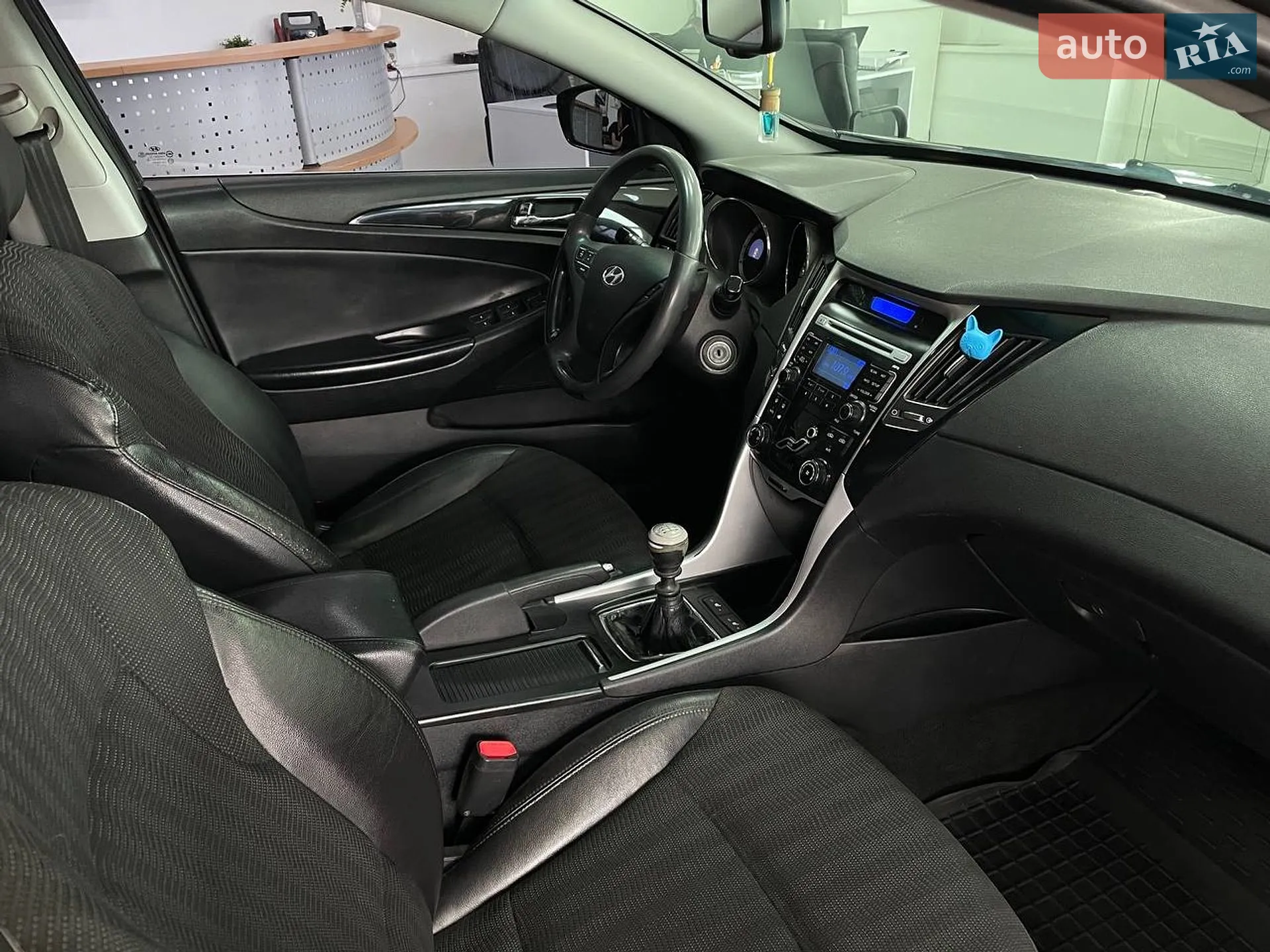 2010 Hyundai Sonata - мініатюра 28