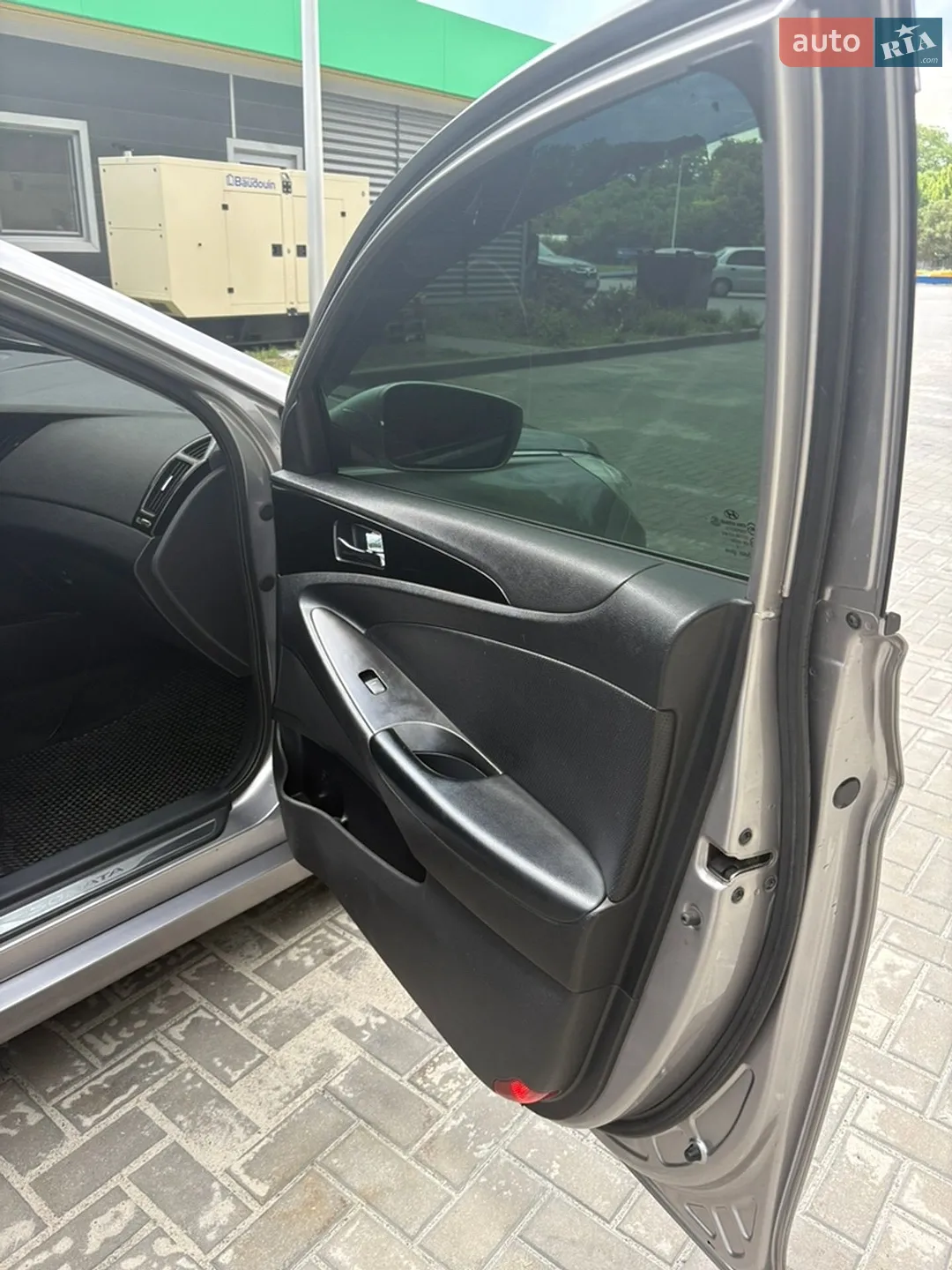 2010 Hyundai Sonata - мініатюра 19