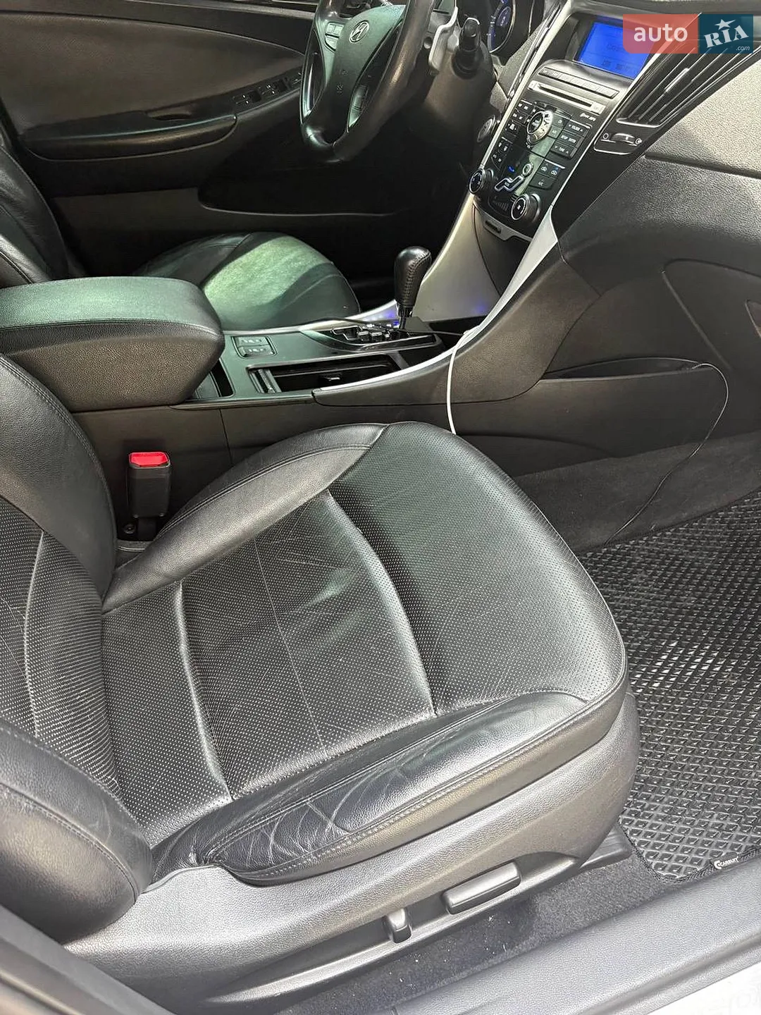 2010 Hyundai Sonata - мініатюра 13