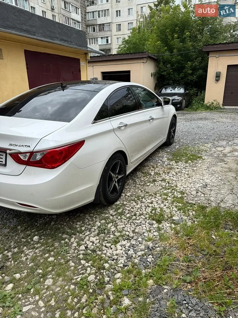 2010 Hyundai Sonata - мініатюра 4