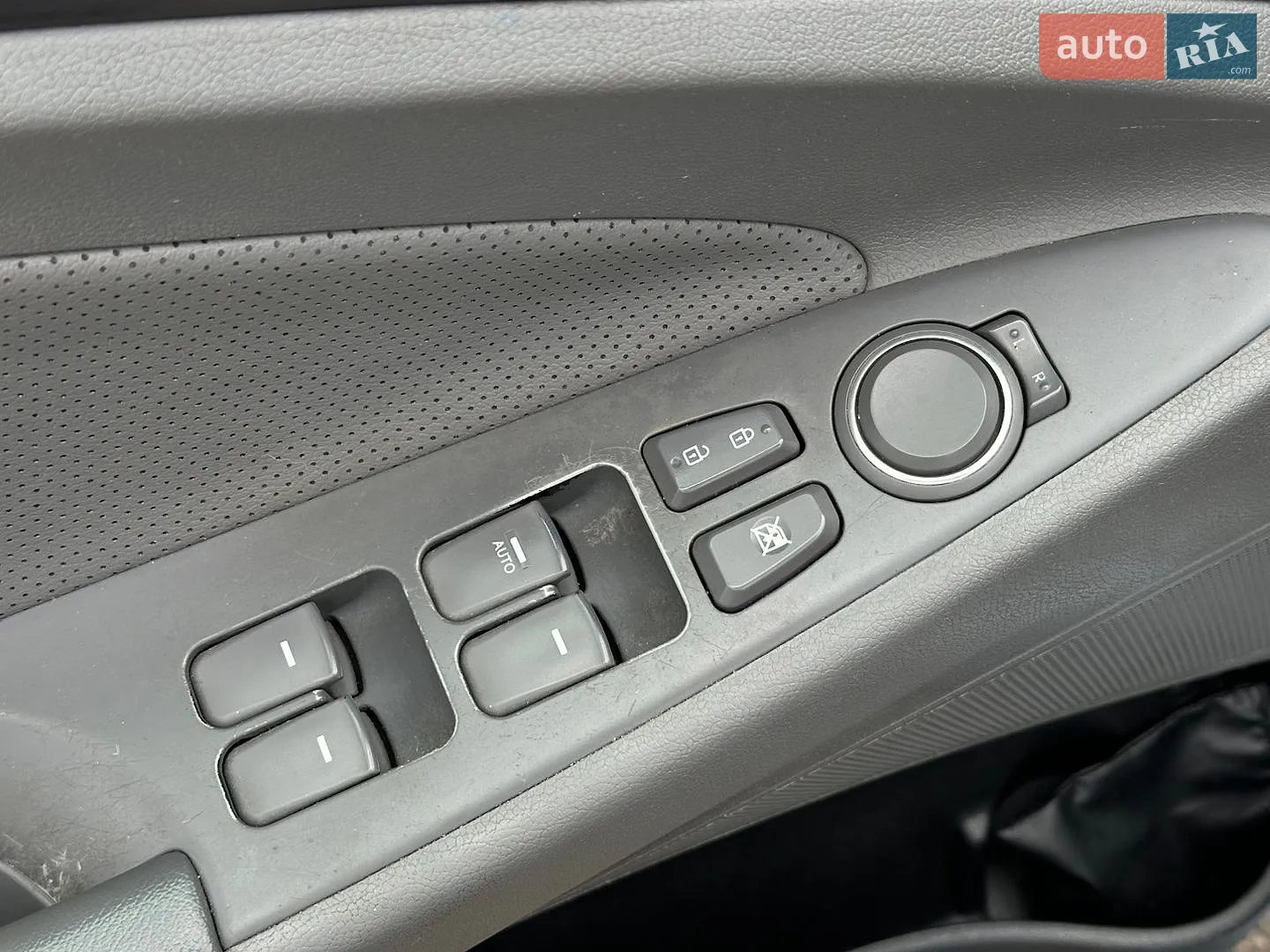 2013 Hyundai Sonata - мініатюра 26