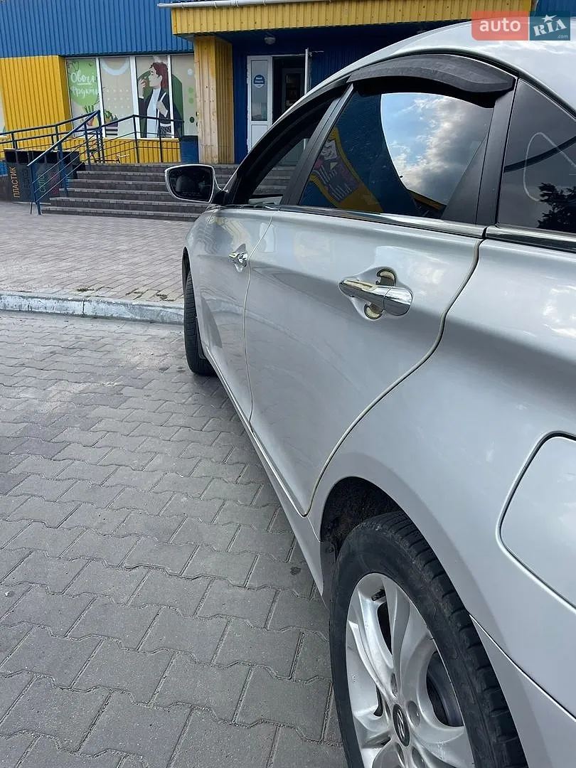 2011 Hyundai Sonata - мініатюра 9