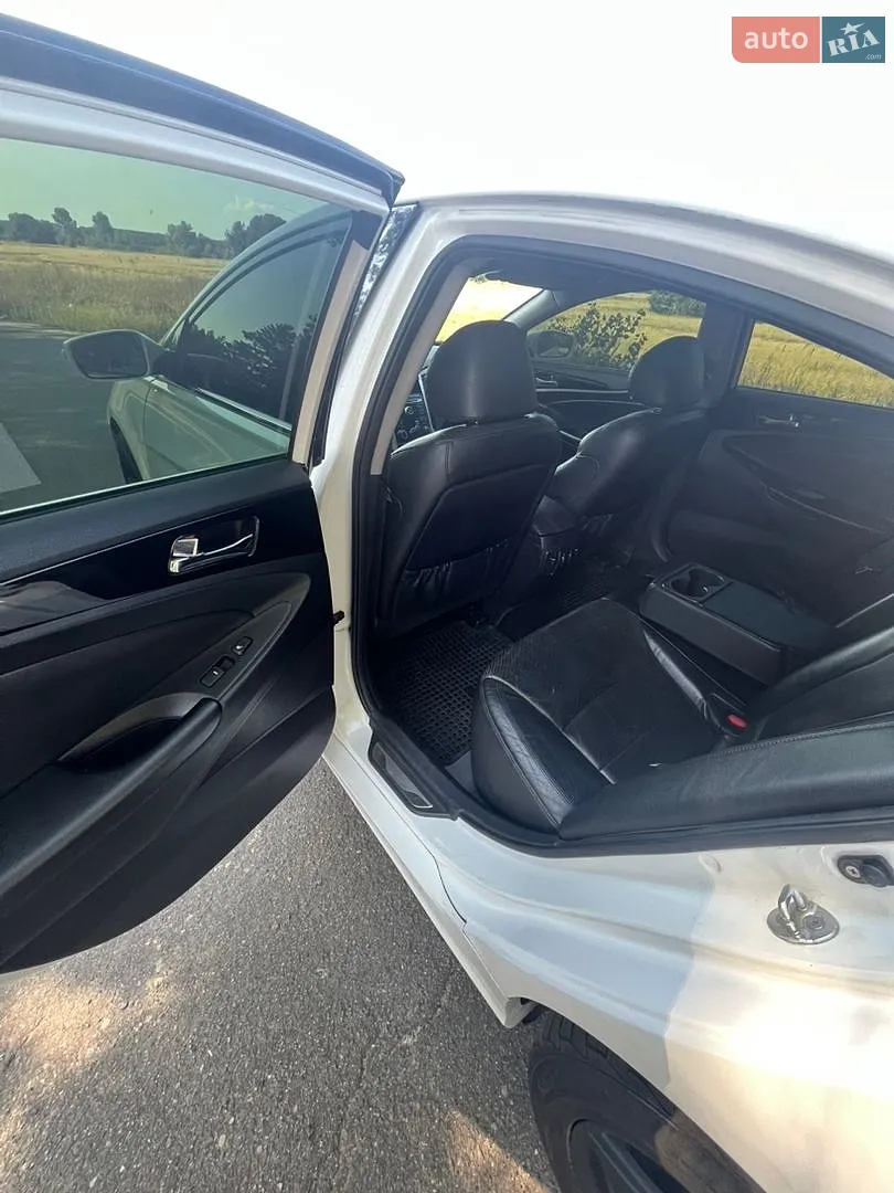 2010 Hyundai Sonata - мініатюра 13