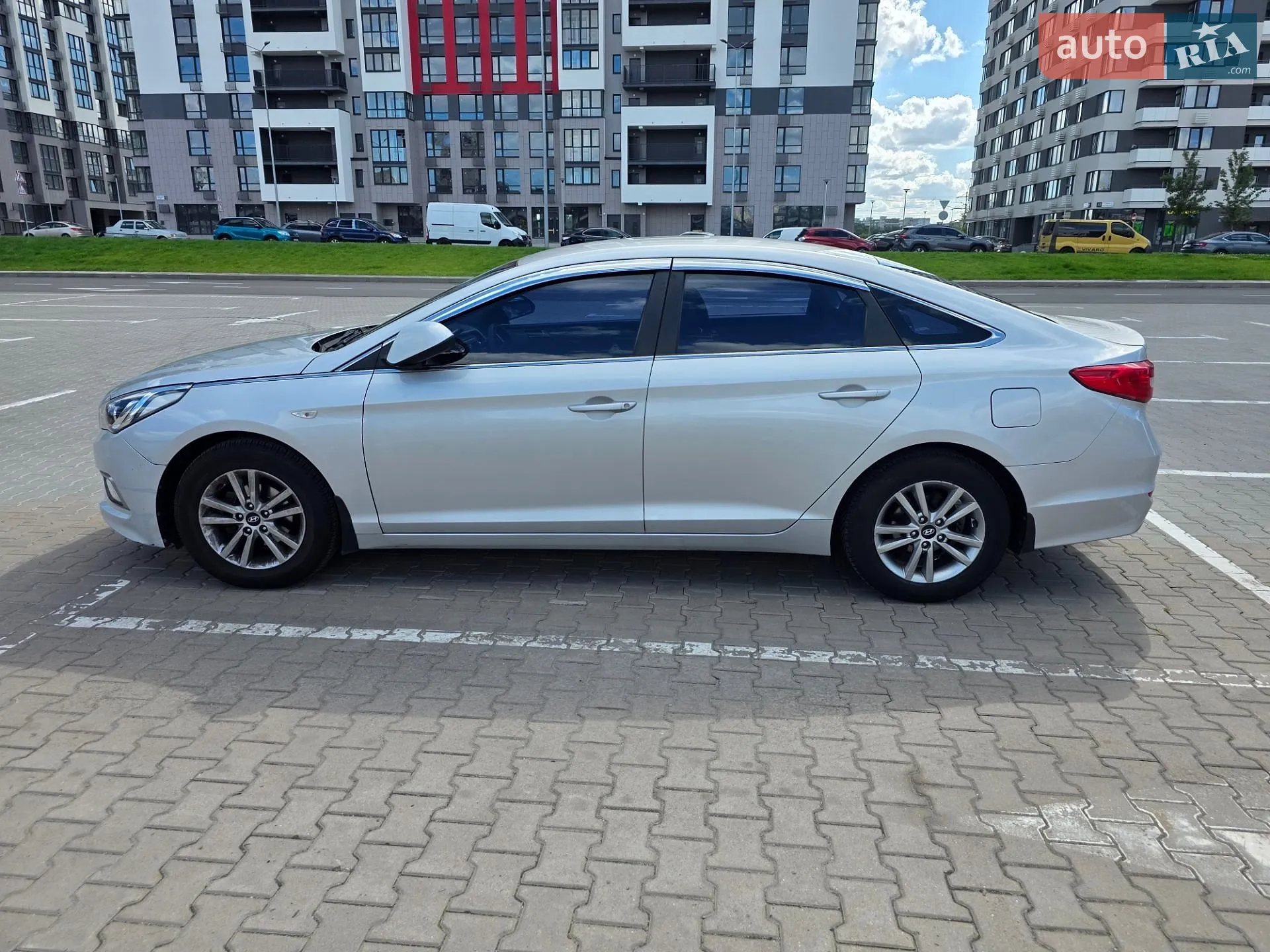 2015 Hyundai Sonata - мініатюра 16