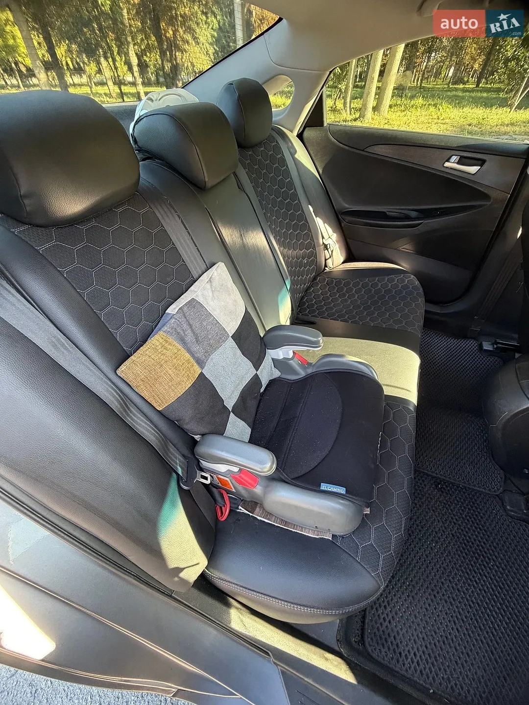 2010 Hyundai Sonata - мініатюра 29