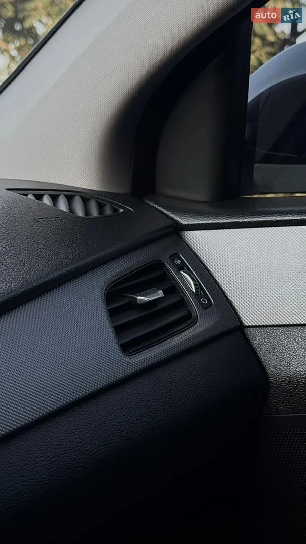 2017 Hyundai Sonata - мініатюра 30