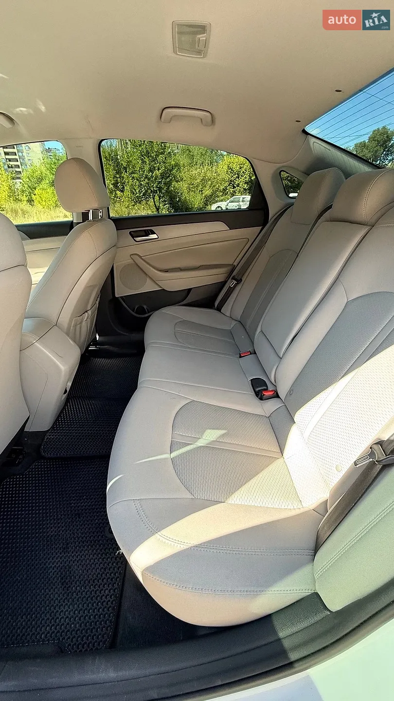 2017 Hyundai Sonata - мініатюра 19