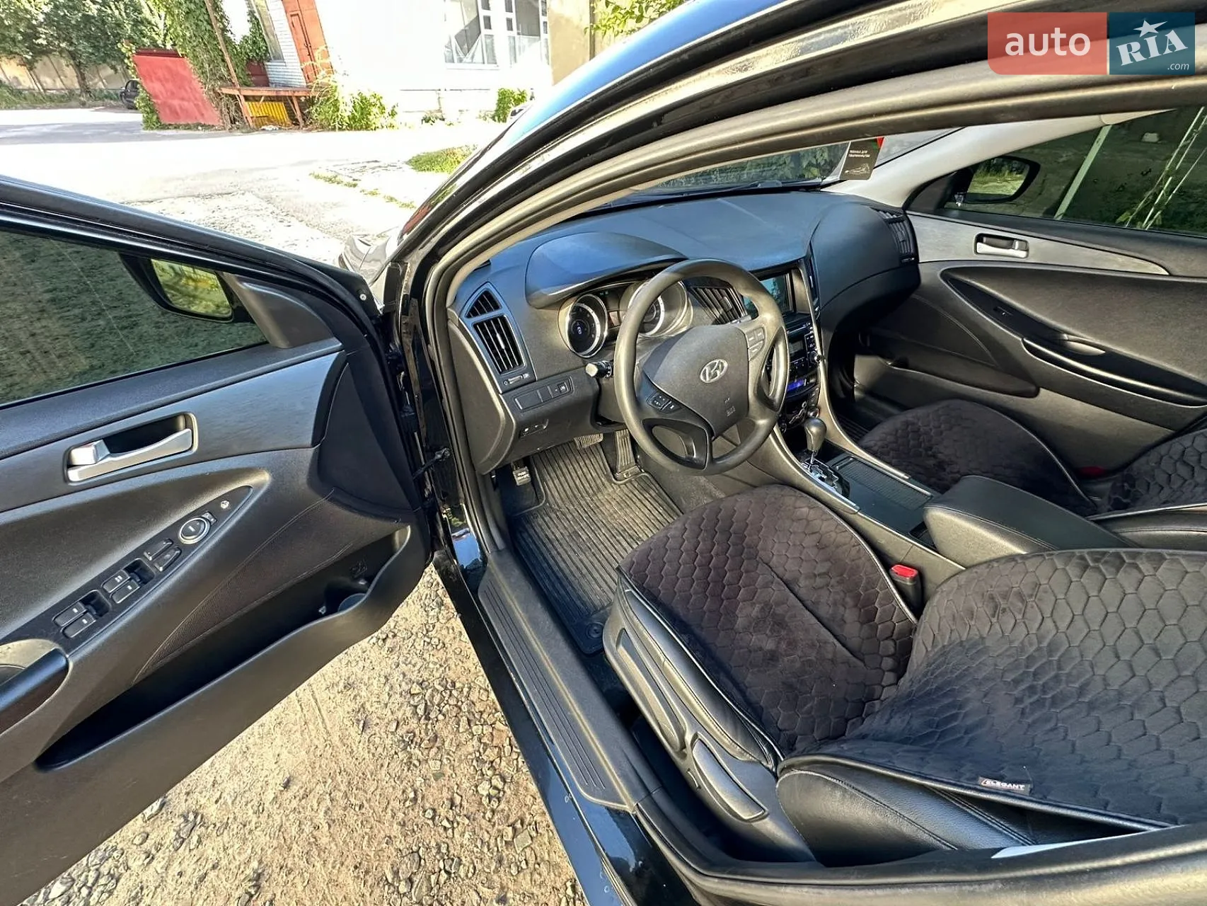2010 Hyundai Sonata - мініатюра 8