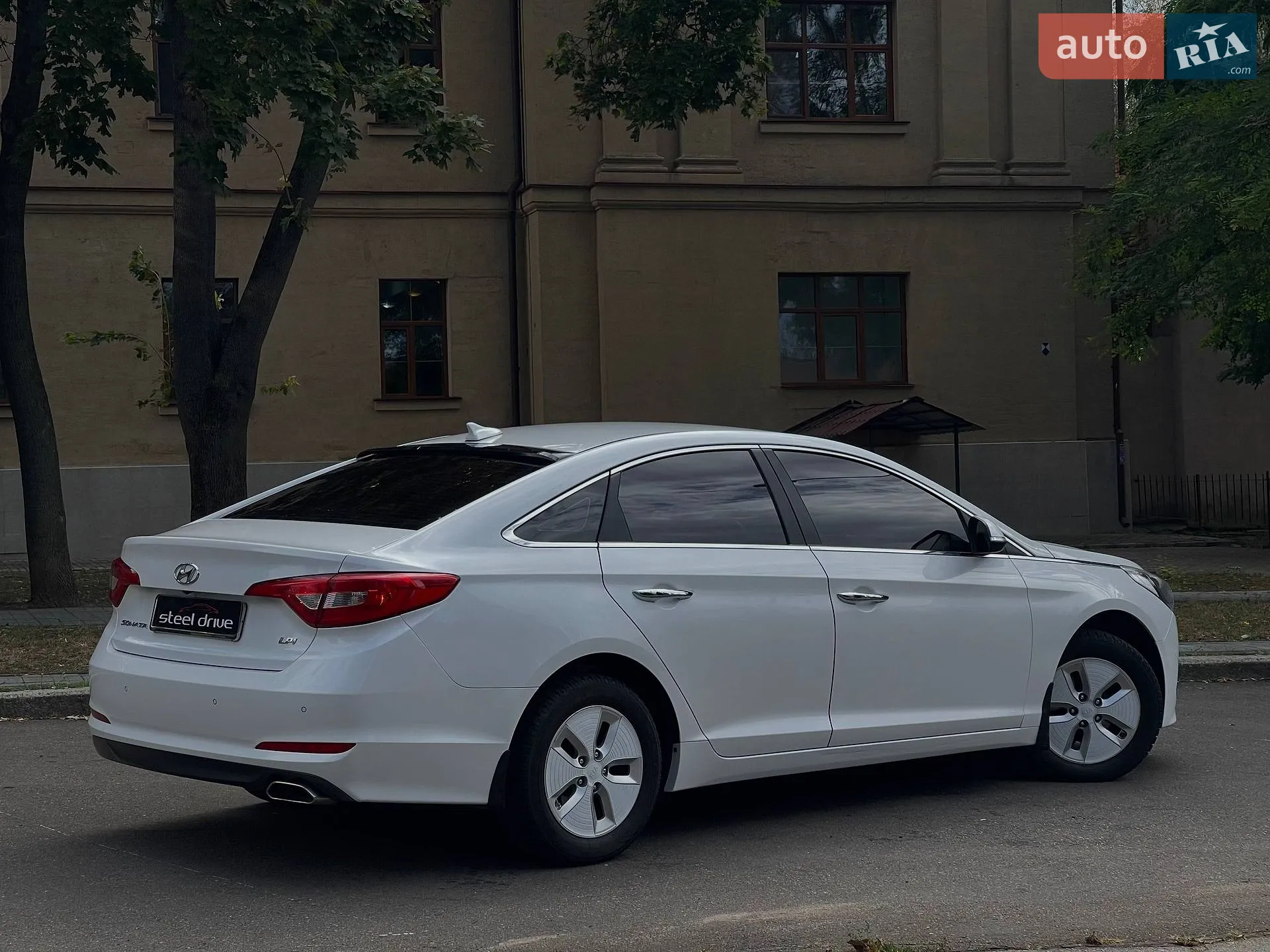 2015 Hyundai Sonata - мініатюра 16