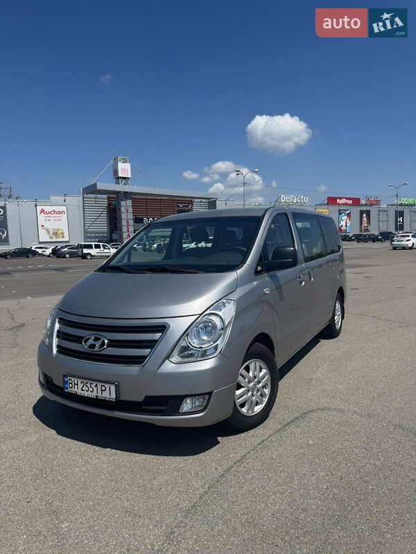 Минивэн Hyundai Starex 2017 в 