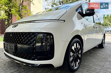 Минивэн Hyundai Staria 2021 в 