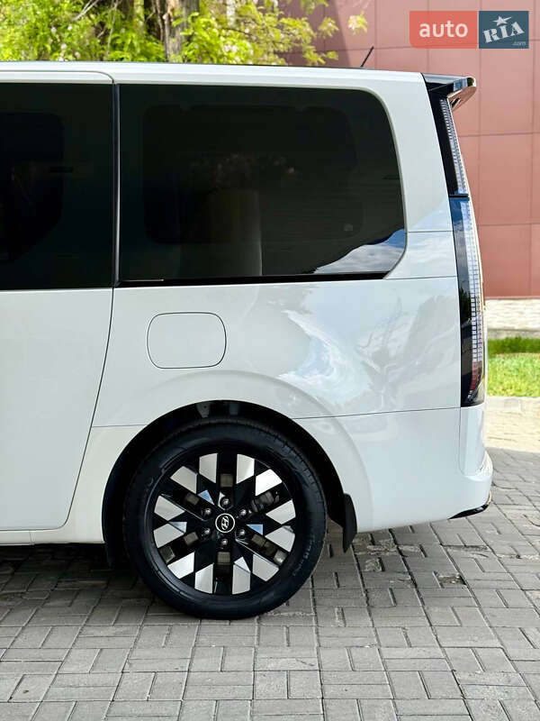 Мінівен Hyundai Staria 2021 в Дніпрі