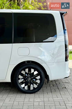 Минивэн Hyundai Staria 2021 в 