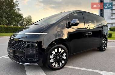 Минивэн Hyundai Staria 2025 в 