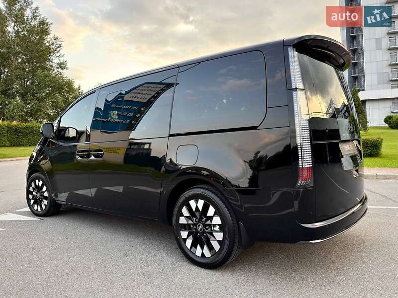 Минивэн Hyundai Staria 2025 в Киеве
