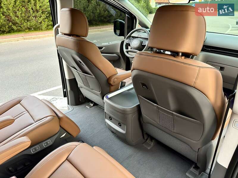 Минивэн Hyundai Staria 2025 в Киеве