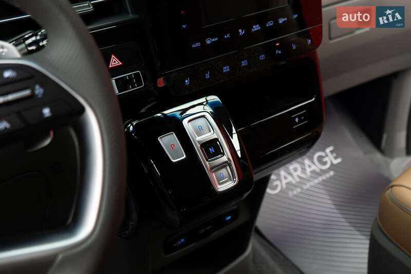 Минивэн Hyundai Staria 2025 в Киеве