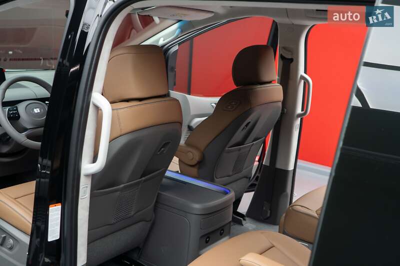 Минивэн Hyundai Staria 2025 в Киеве