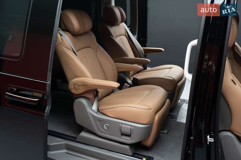 Минивэн Hyundai Staria 2025 в Киеве