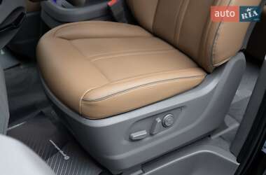 Минивэн Hyundai Staria 2025 в 