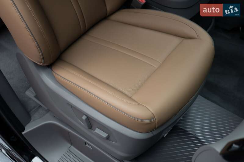 Минивэн Hyundai Staria 2025 в Киеве