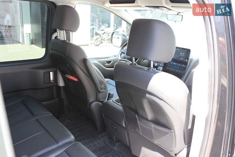 Минивэн Hyundai Staria 2023 в Львове