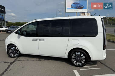 Минивэн Hyundai Staria 2022 в 