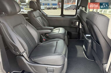 Минивэн Hyundai Staria 2022 в 