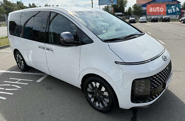 Минивэн Hyundai Staria 2022 в 
