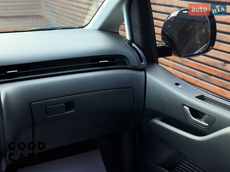 Минивэн Hyundai Staria 2023 в Одессе