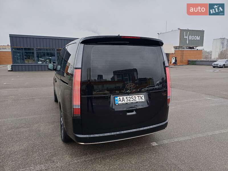 Минивэн Hyundai Staria 2025 в Киеве