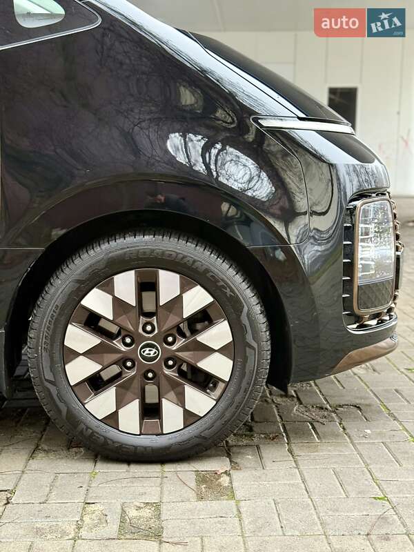 Мінівен Hyundai Staria 2022 в Дніпрі