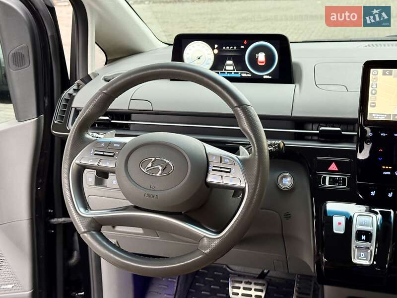 Мінівен Hyundai Staria 2022 в Дніпрі