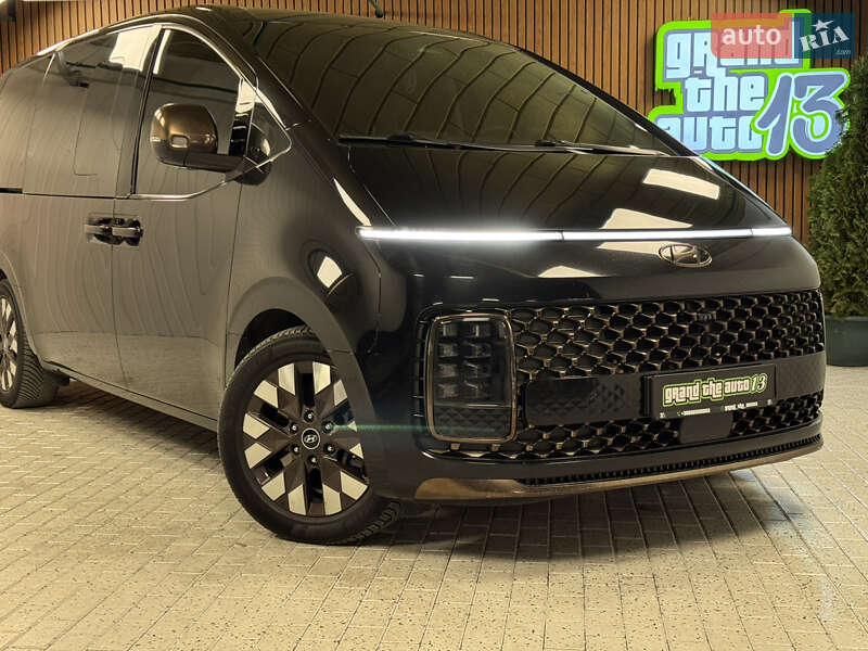 Минивэн Hyundai Staria 2022 в Киеве