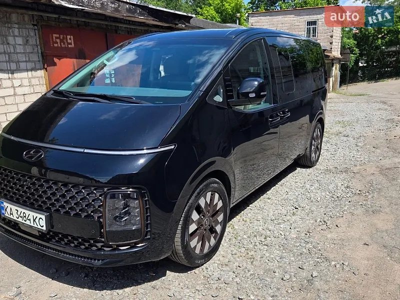 Hyundai Staria 2021