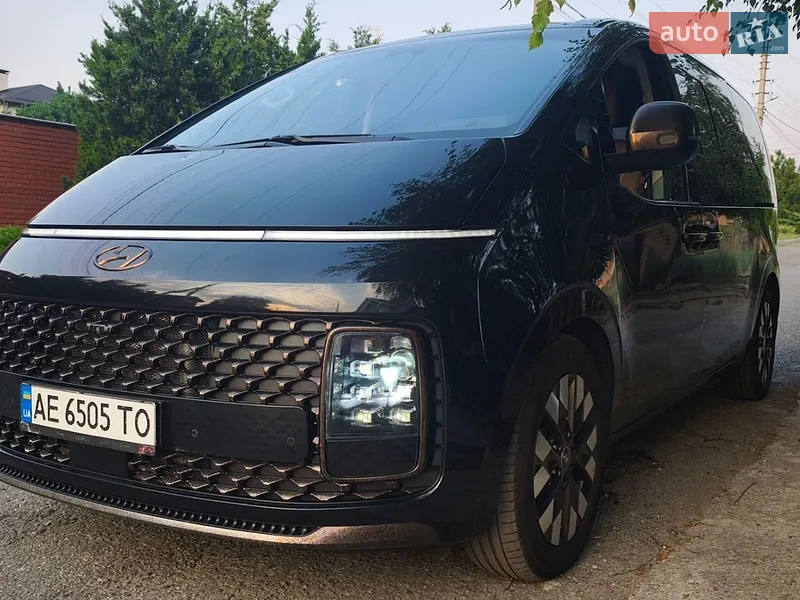 Hyundai Staria