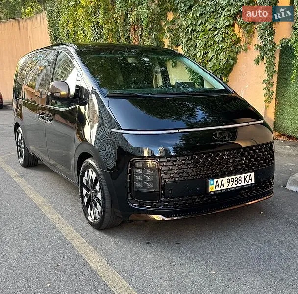 Hyundai Staria 2025