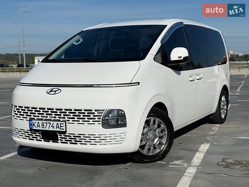 Hyundai Staria 2021