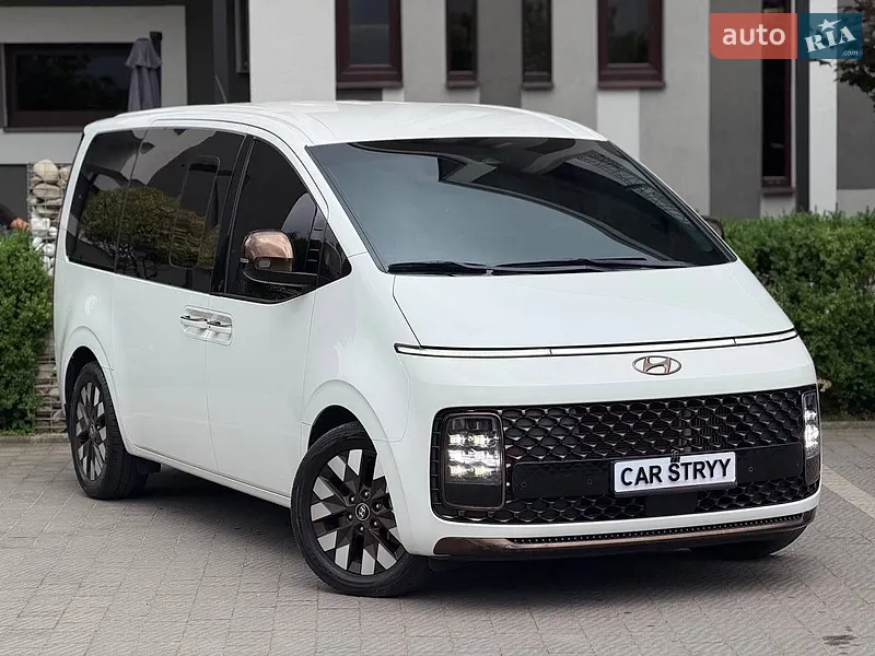 Hyundai Staria
