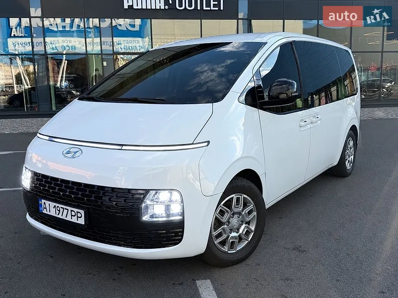 Hyundai Staria 2021