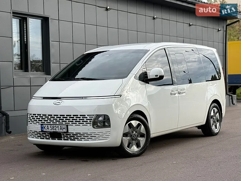 Hyundai Staria 2021