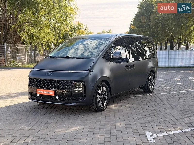 Hyundai Staria