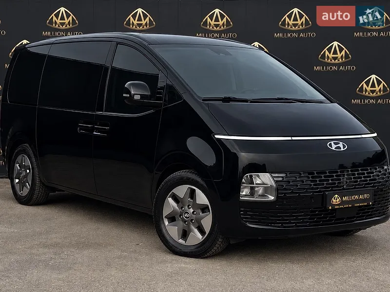 Hyundai Staria