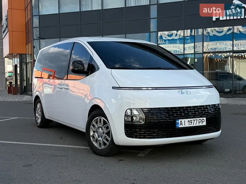 Hyundai Staria